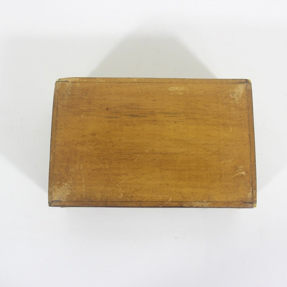 Vintage Mother of Pearl and Bone Inlay Box, Hinged Lid Wood Box, Brown Wood - Picture 9 of 10